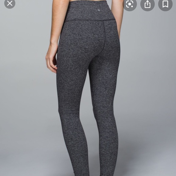 Lululemon high rise wunder under size 4 - Picture 3 of 5